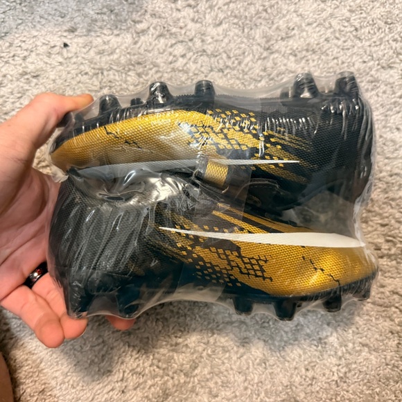Kids Gold and Black Soccer Cleats - Picture 3 of 3